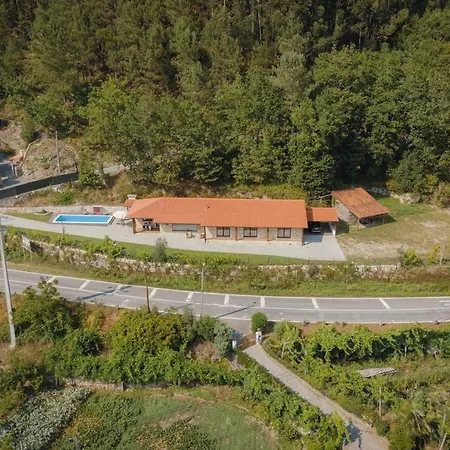 Assento Do Cavado Holiday home Valdosende